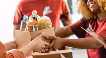 Cestas básicas em ações sociais corporativas: impacto dentro e fora da empresa